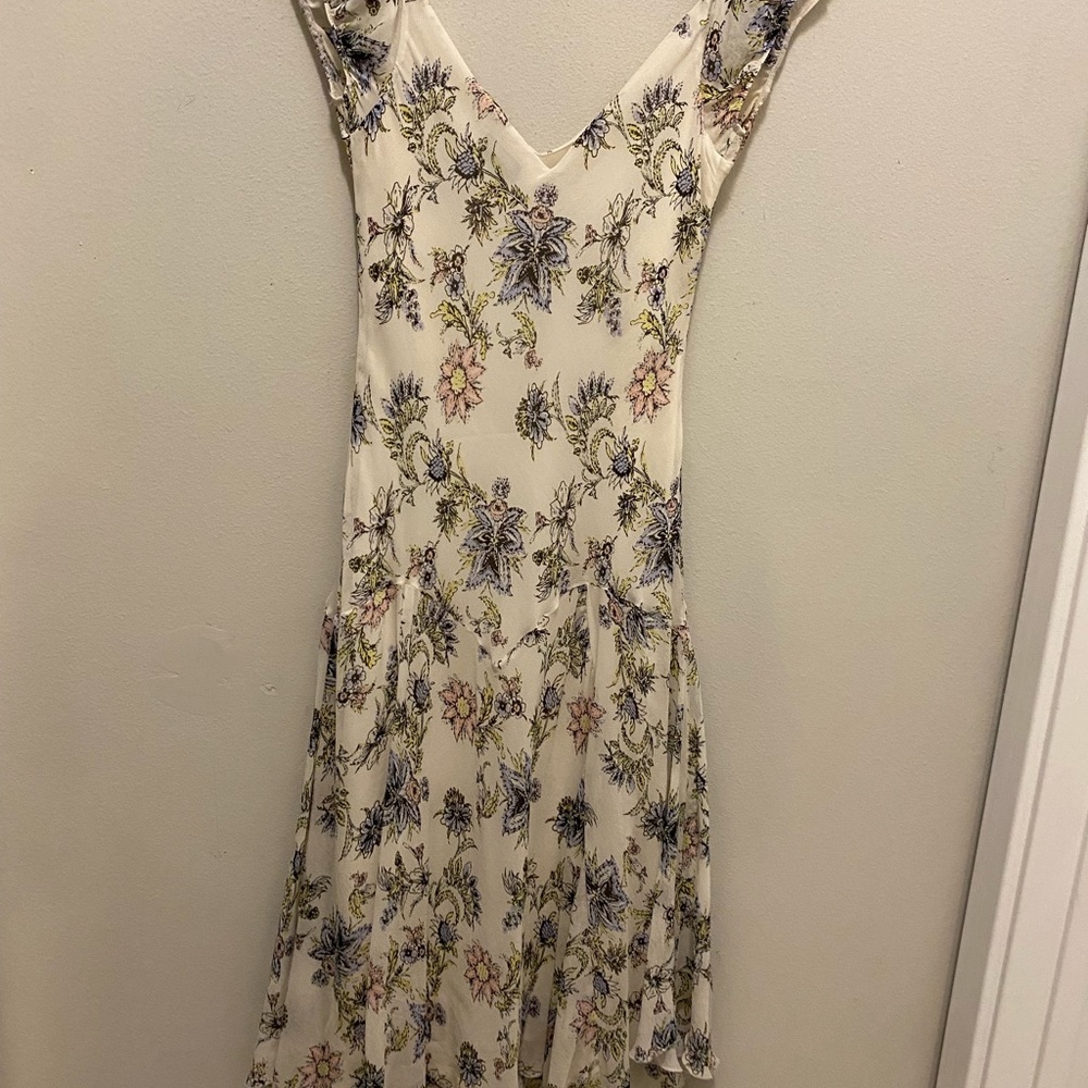 Stunning MaxandCleo Flowing beige dress size small. Flowing very stylish - Picture 10 of 13